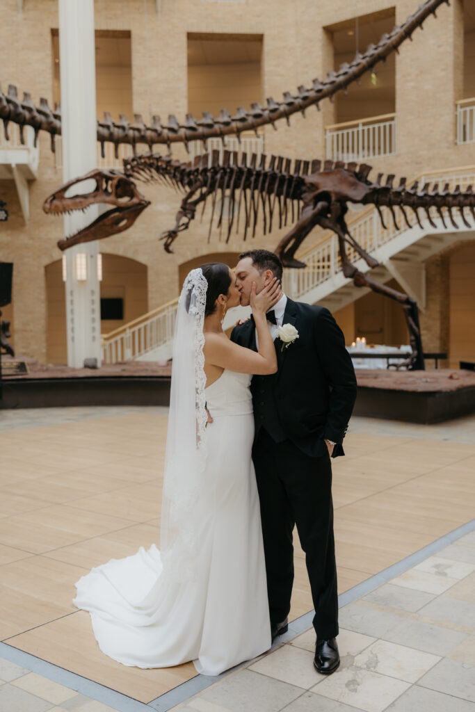 Atlanta museum wedding at Fernbank

