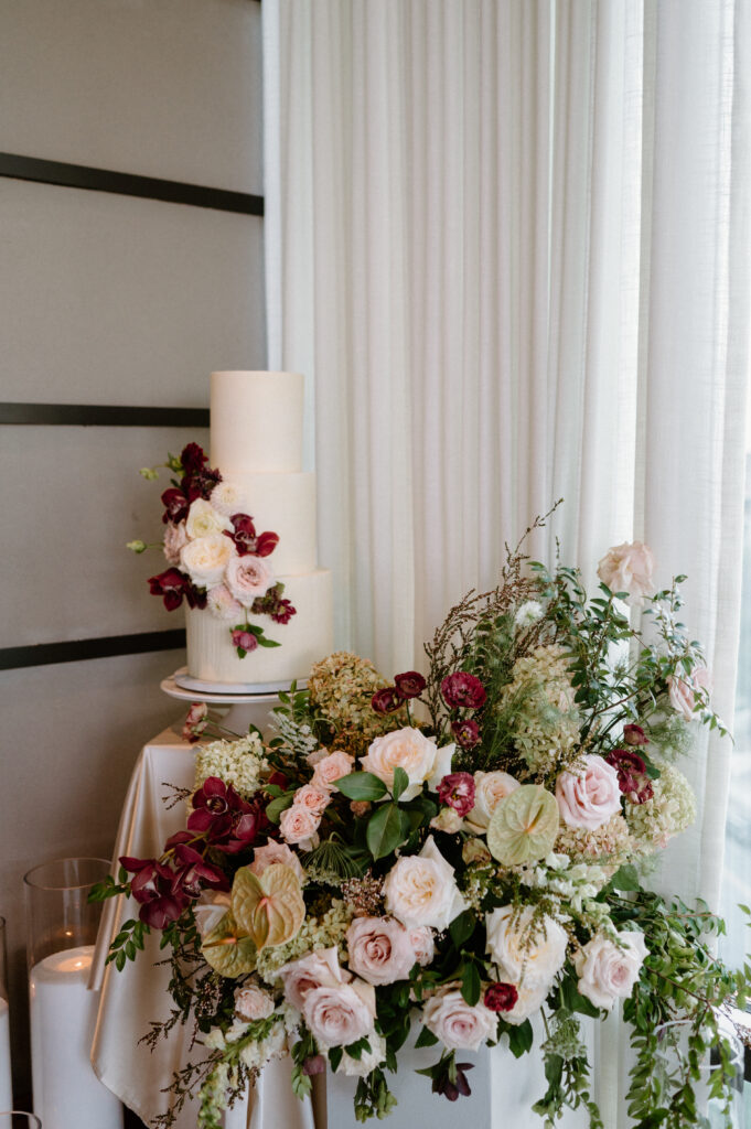 Modern wedding at Thompson Atlanta Buckhead